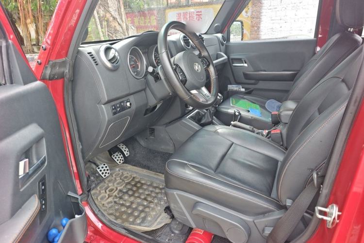 Used BAIC Off-Road BJ40 2018 40L 2.0T Manual Diesel Four-Wheel Drive Prestige Edition Driver Seat
