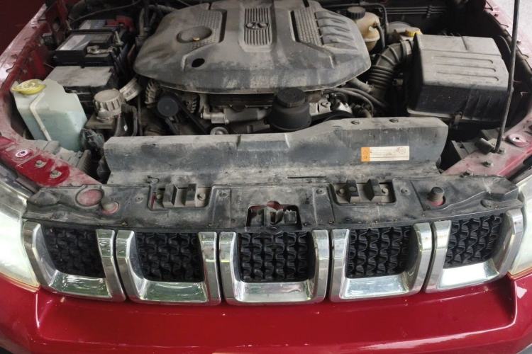 Used BAIC Off-Road BJ40 2018 PLUS 2.3T Automatic Four-Wheel Drive Flagship Version China V Emission Standard Engine Bay