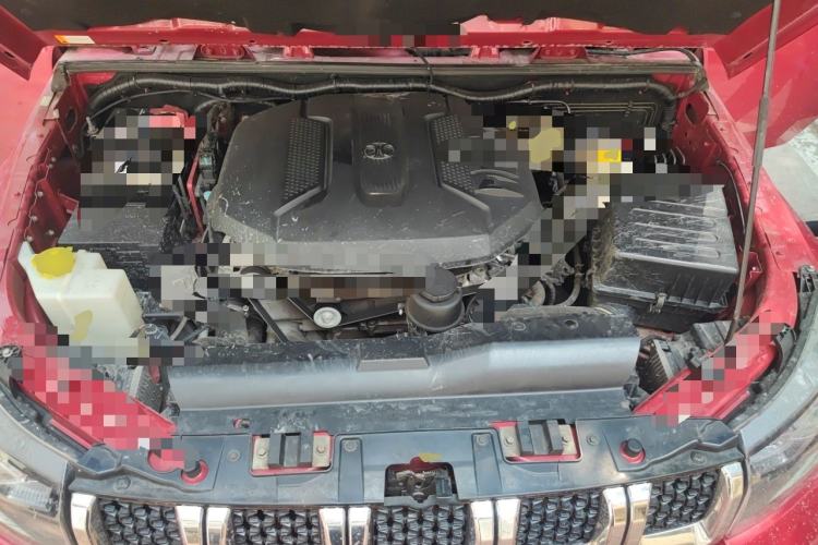 Used BAIC Off-Road BJ40 2018 PLUS 2.3T Automatic Four-Wheel Drive Flagship Version China V Emission Standard Engine Bay