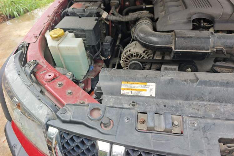 Used BAIC Off-Road BJ40 2018 40L 2.0T Manual Diesel Four-Wheel Drive Prestige Edition Engine Bay Right