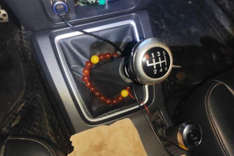 Used BAIC Off-Road BJ40 2018 40L 2.0T Manual Diesel Four-Wheel Drive Prestige Edition Gear Lever