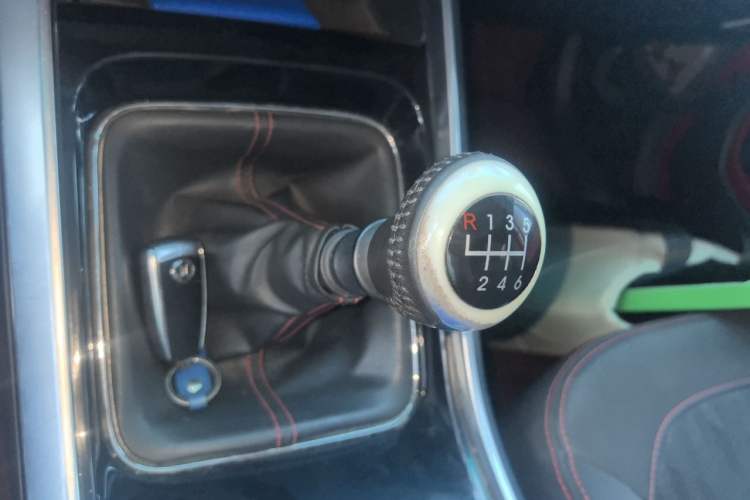 Used BAIC Off-Road BJ40 2018 PLUS 2.0D Manual Four-Wheel Drive Prestige Model China V Emission Standard Gear Lever
