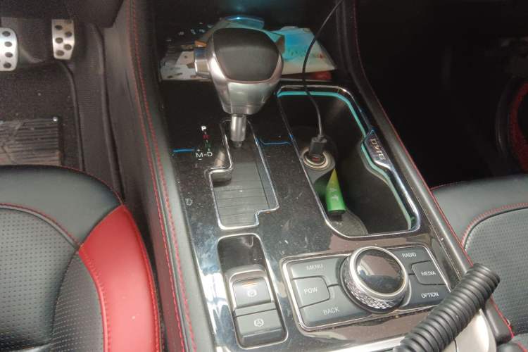 Used BAIC Off-Road BJ40 2018 PLUS 2.3T Automatic Four-Wheel Drive Flagship Version China V Emission Standard Gear Lever