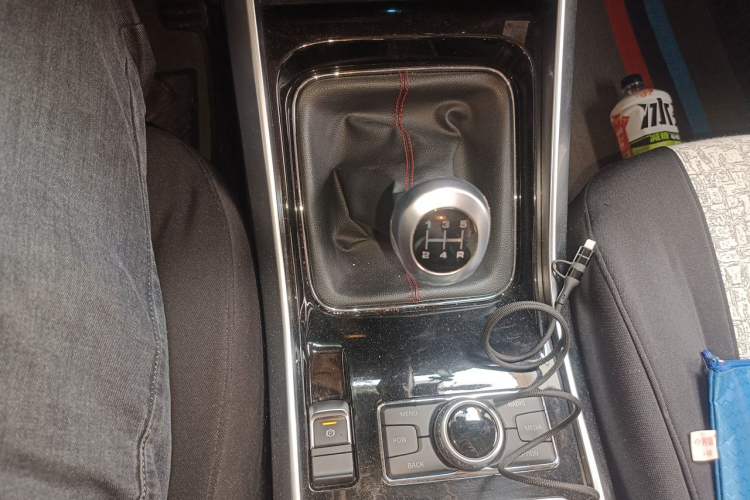Used BAIC Off-Road BJ40 2018 PLUS 2.0T Manual Four-Wheel Drive Prestige Edition China V Gear Lever