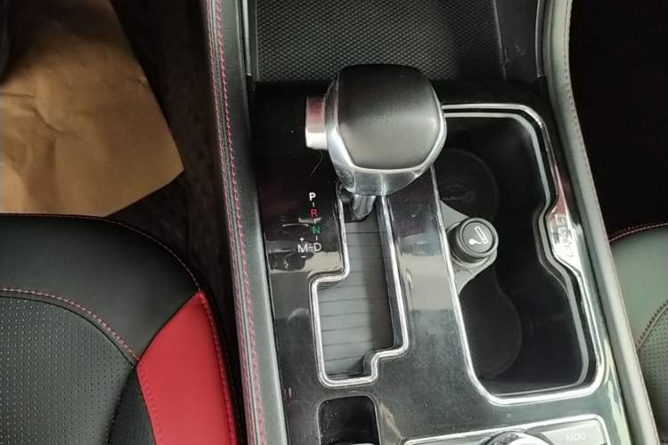 Used BAIC Off-Road BJ40 2018 PLUS 2.3T Automatic Four-Wheel Drive Flagship Version China V Emission Standard Gear Lever