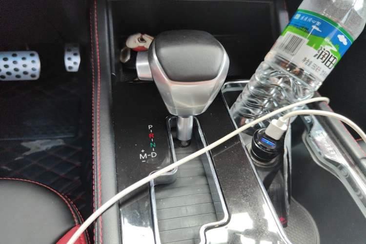 Used BAIC Off-Road BJ40 2018 PLUS 2.3T Automatic Four-Wheel Drive Flagship Version China V Emission Standard Gear Lever