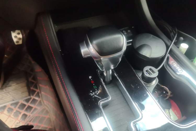 Used BAIC Off-Road BJ40 2018 PLUS 2.3T Automatic Four-Wheel Drive Flagship Version China V Emission Standard Gear Lever