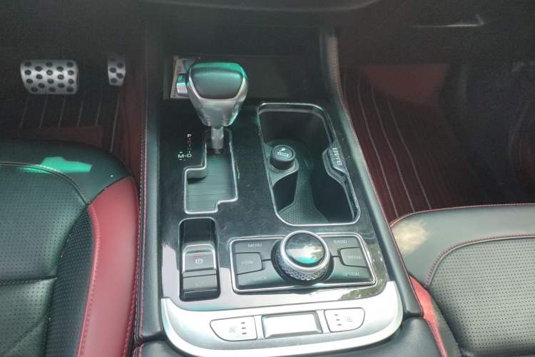 Used BAIC Off-Road BJ40 2018 PLUS 2.3T Automatic Four-Wheel Drive Premium Edition China V Gear Lever