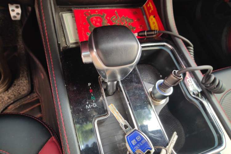 Used BAIC Off-Road BJ40 2018 PLUS 2.0T Automatic Four-Wheel Drive Urban Hunter Edition Gear Lever