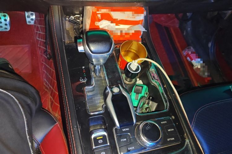 Used BAIC Off-Road BJ40 2018 PLUS 2.3T Automatic Four-Wheel Drive Flagship Version China V Emission Standard Gear Lever