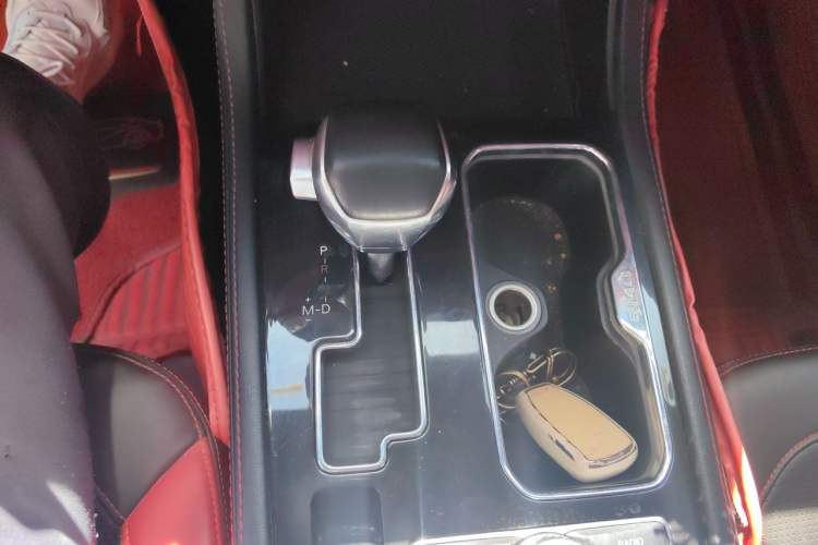 Used BAIC Off-Road BJ40 2018 PLUS 2.3T Automatic Four-Wheel Drive Flagship Version China V Emission Standard Gear Lever