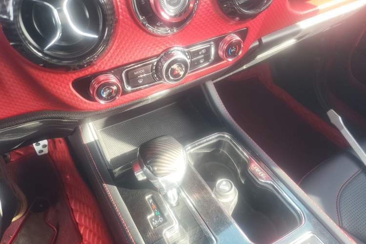 Used BAIC Off-Road BJ40 2018 2.3T Automatic Four-Wheel Drive Ring of the Tower Champion Edition China V Emission Standard Gear Lever