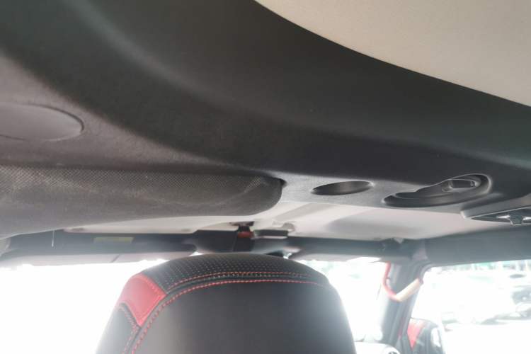 Used BAIC Off-Road BJ40 2018 PLUS 2.3T Automatic Four-Wheel Drive Flagship Version China V Emission Standard Headliner