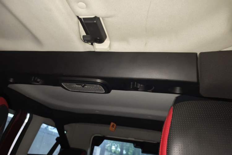 Used BAIC Off-Road BJ40 2018 PLUS 2.3T Automatic Four-Wheel Drive Flagship Version China V Emission Standard Headliner