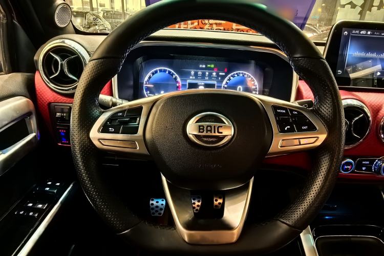 Used BAIC Off-Road BJ40 2018 PLUS 2.0T Manual Four-Wheel Drive Premium Edition China V Interior 14