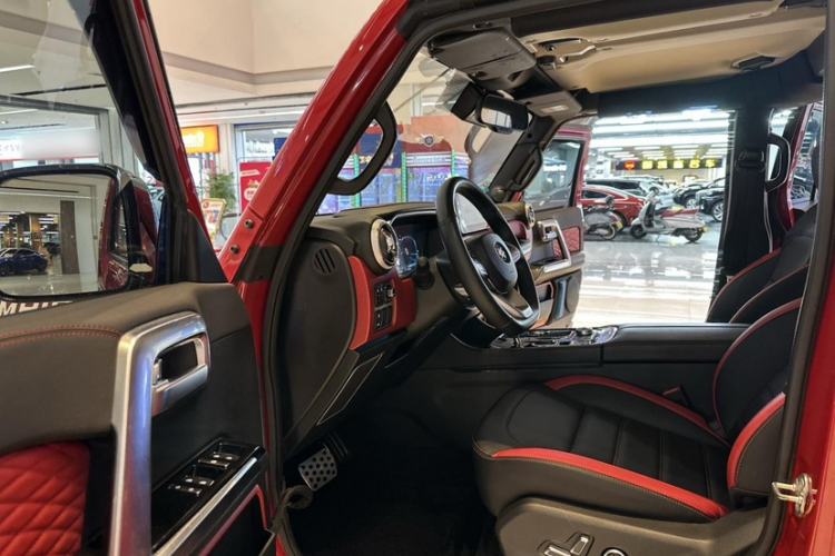 Used BAIC Off-Road BJ40 2018 2.3T Automatic Four-Wheel Drive Ring of the Tower Champion Edition China V Emission Standard Interior 3