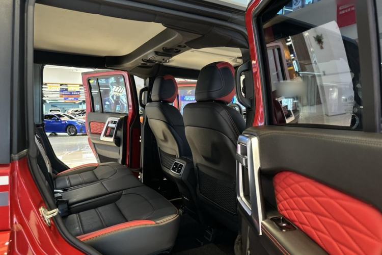 Used BAIC Off-Road BJ40 2018 2.3T Automatic Four-Wheel Drive Ring of the Tower Champion Edition China V Emission Standard Interior 4