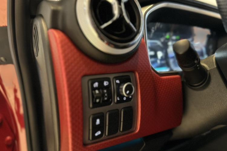 Used BAIC Off-Road BJ40 2018 2.3T Automatic Four-Wheel Drive Ring of the Tower Champion Edition China V Emission Standard Interior 8