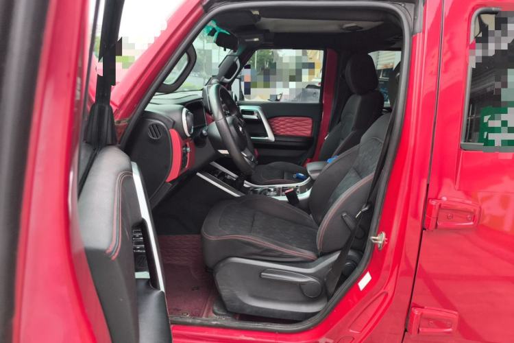 Used BAIC Off-Road BJ40 2018 PLUS 2.0D Manual Four-Wheel Drive Prestige Model China V Emission Standard Left Front Seat