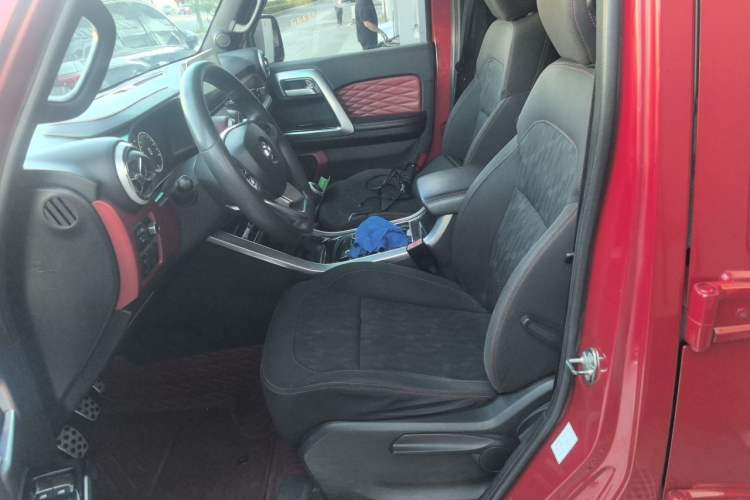 Used BAIC Off-Road BJ40 2018 PLUS 2.0D Manual Four-Wheel Drive Prestige Model China V Emission Standard Left Front Seat