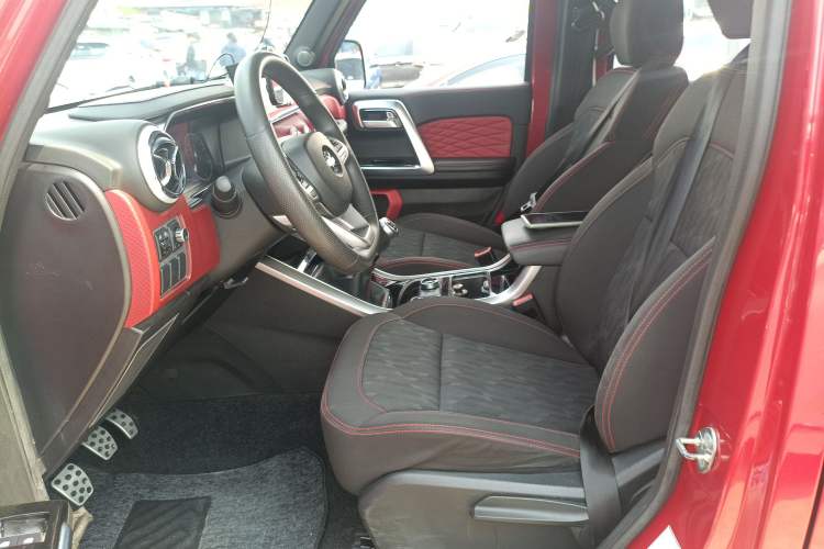 Used BAIC Off-Road BJ40 2018 PLUS 2.0T Manual Four-Wheel Drive Prestige Edition China V Left Front Seat