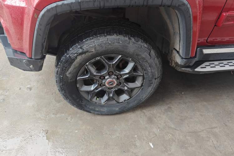 Used BAIC Off-Road BJ40 2018 PLUS 2.3T Automatic Four-Wheel Drive Flagship Version China V Emission Standard Left Front Wheel Hub