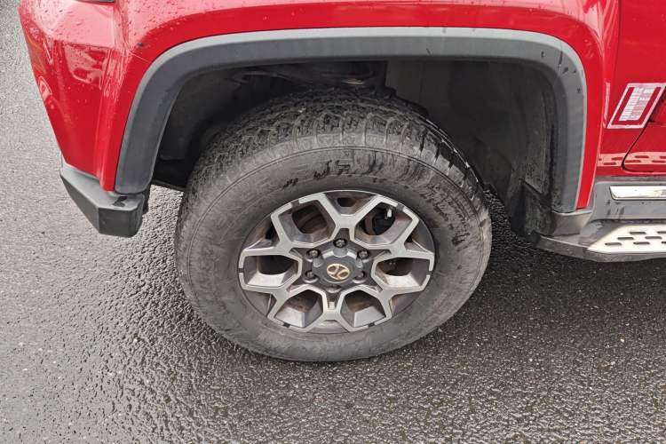 Used BAIC Off-Road BJ40 2018 PLUS 2.3T Automatic Four-Wheel Drive Flagship Version China V Emission Standard Left Front Wheel Hub