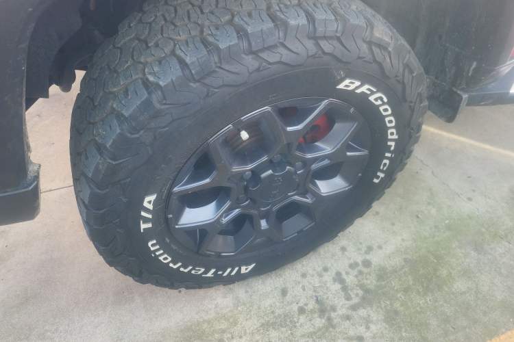 Used BAIC Off-Road BJ40 2018 2.3T Automatic Four-Wheel Drive Ring of the Tower Champion Edition China V Emission Standard Left Front Wheel Hub