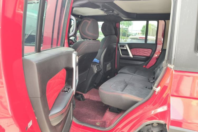 Used BAIC Off-Road BJ40 2018 PLUS 2.0D Manual Four-Wheel Drive Prestige Model China V Emission Standard Left Rear Seat