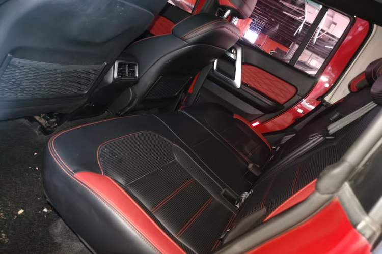 Used BAIC Off-Road BJ40 2018 PLUS 2.3T Automatic Four-Wheel Drive Flagship Version China V Emission Standard Left Rear Seat