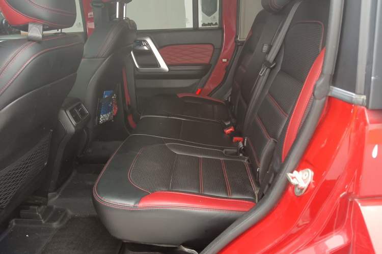 Used BAIC Off-Road BJ40 2018 PLUS 2.3T Automatic Four-Wheel Drive Flagship Version China V Emission Standard Left Rear Seat