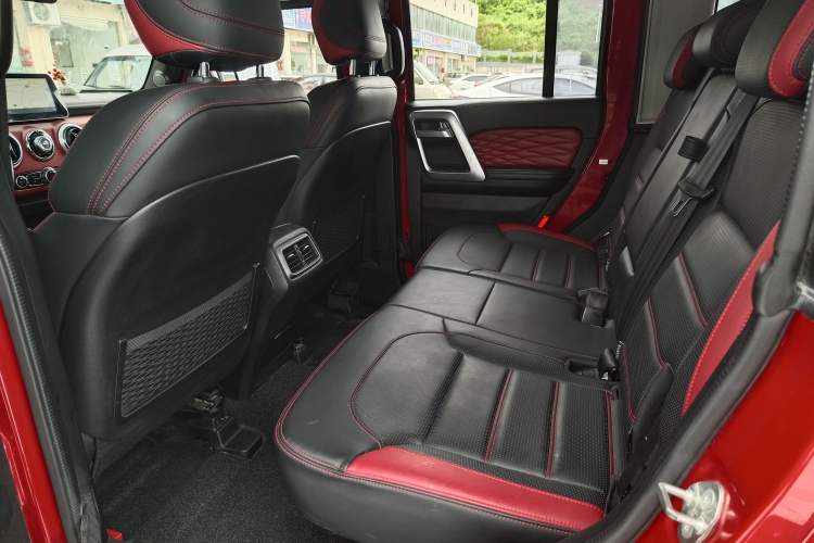 Used BAIC Off-Road BJ40 2018 PLUS 2.3T Automatic Four-Wheel Drive Premium Edition China V Left Rear Seat