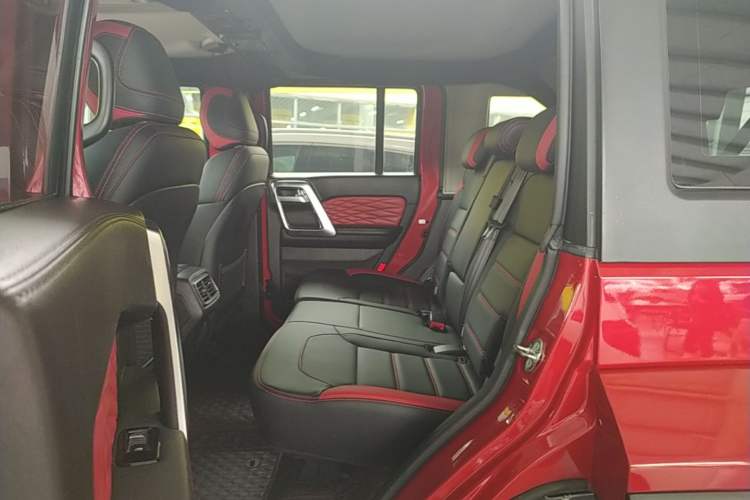 Used BAIC Off-Road BJ40 2018 PLUS 2.3T Automatic Four-Wheel Drive Flagship Version China V Emission Standard Left Rear Seat