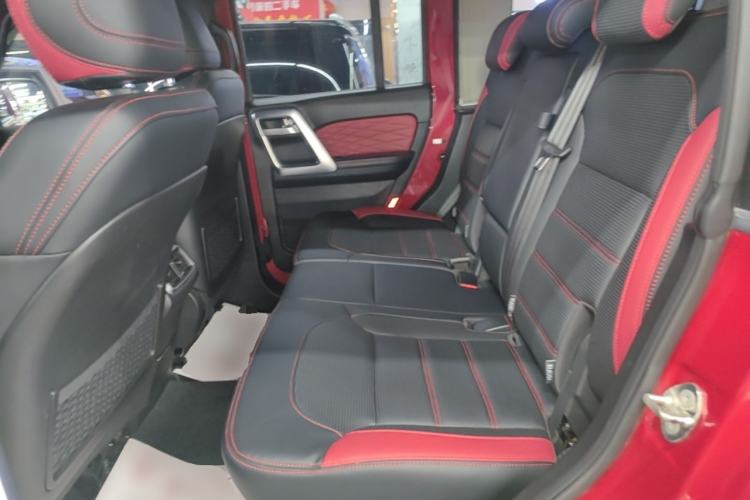 Used BAIC Off-Road BJ40 2018 2.3T Automatic Four-Wheel Drive Ring of the Tower Champion Edition China V Emission Standard Left Rear Seat