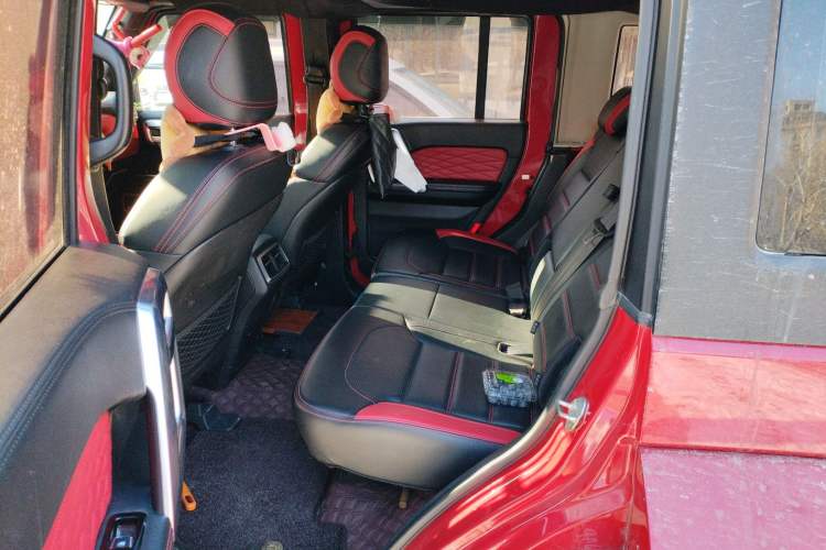 Used BAIC Off-Road BJ40 2018 PLUS 2.3T Automatic Four-Wheel Drive Flagship Version China V Emission Standard Left Rear Seat