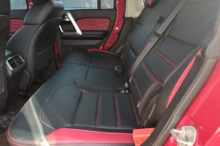 Used BAIC Off-Road BJ40 2018 PLUS 2.3T Automatic Four-Wheel Drive Flagship Version China V Emission Standard Left Rear Seat