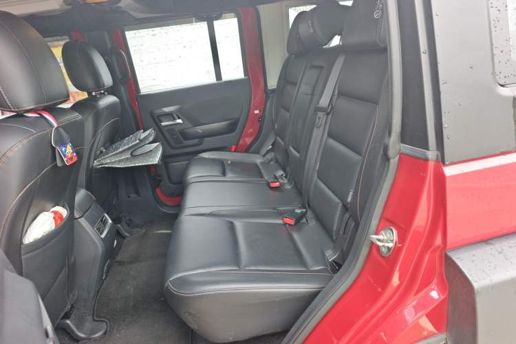 Used BAIC Off-Road BJ40 2018 40L 2.0T Manual Diesel Four-Wheel Drive Prestige Edition Left Rear Seat