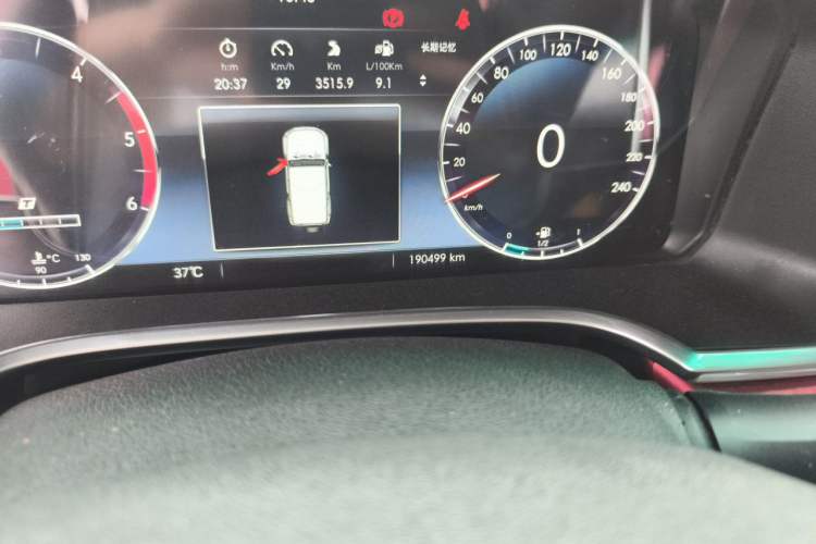 Used BAIC Off-Road BJ40 2018 PLUS 2.0D Manual Four-Wheel Drive Prestige Model China V Emission Standard Odometer Close Up
