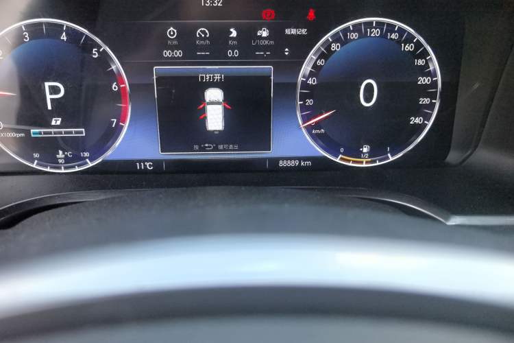 Used BAIC Off-Road BJ40 2018 PLUS 2.3T Automatic Four-Wheel Drive Flagship Version China V Emission Standard Odometer Close Up