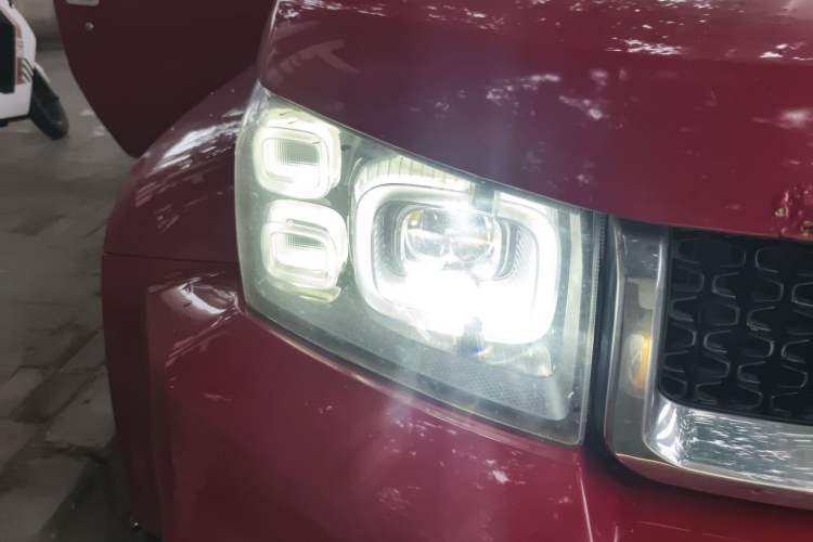 Used BAIC Off-Road BJ40 2018 PLUS 2.3T Automatic Four-Wheel Drive Flagship Version China V Emission Standard Right Front Headlight