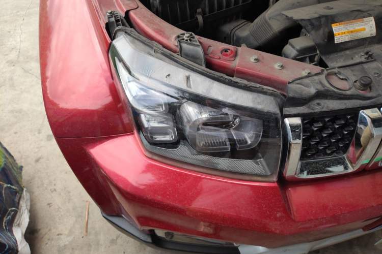 Used BAIC Off-Road BJ40 2018 PLUS 2.0T Automatic Four-Wheel Drive Urban Hunter Edition Right Front Headlight