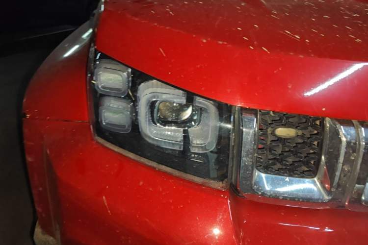 Used BAIC Off-Road BJ40 2018 PLUS 2.3T Automatic Four-Wheel Drive Flagship Version China V Emission Standard Right Front Headlight
