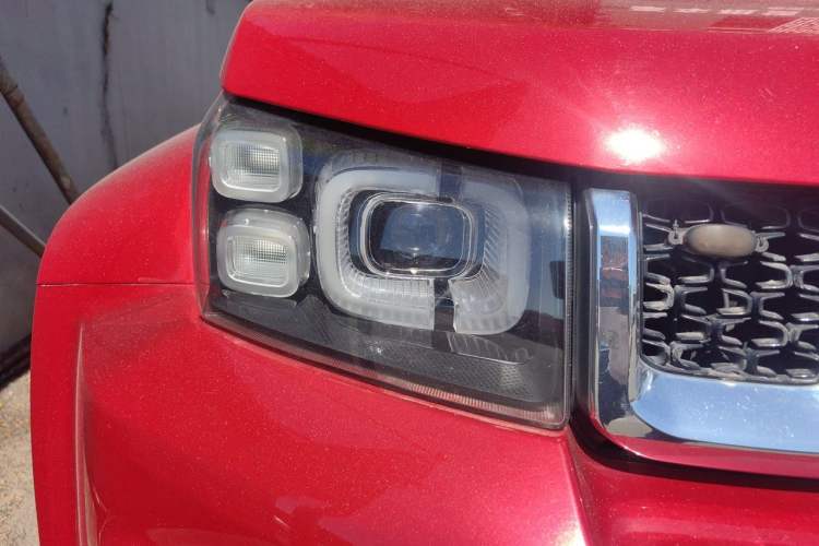 Used BAIC Off-Road BJ40 2018 PLUS 2.3T Automatic Four-Wheel Drive Flagship Version China V Emission Standard Right Front Headlight