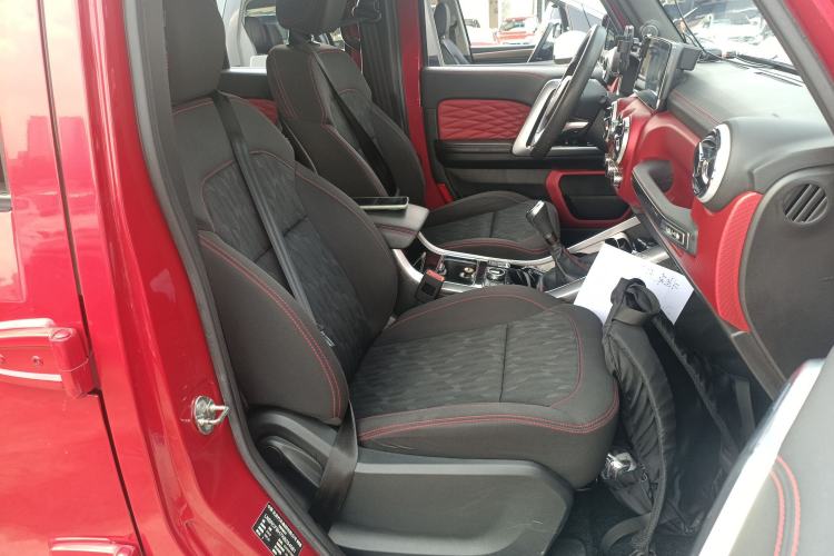 Used BAIC Off-Road BJ40 2018 PLUS 2.0T Manual Four-Wheel Drive Prestige Edition China V Right Front Seat