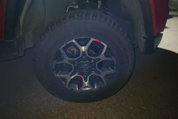 Used BAIC Off-Road BJ40 2018 PLUS 2.3T Automatic Four-Wheel Drive Flagship Version China V Emission Standard Right Front Wheel Hub
