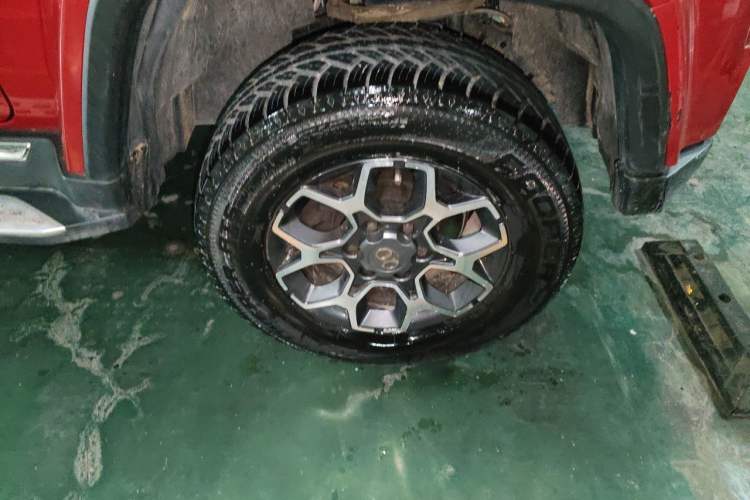 Used BAIC Off-Road BJ40 2018 PLUS 2.3T Automatic Four-Wheel Drive Flagship Version China V Emission Standard Right Front Wheel Hub