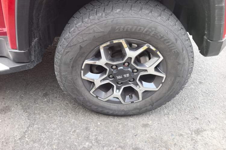 Used BAIC Off-Road BJ40 2018 PLUS 2.3T Automatic Four-Wheel Drive Flagship Version China V Emission Standard Right Front Wheel Hub