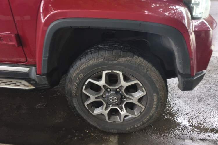 Used BAIC Off-Road BJ40 2018 PLUS 2.3T Automatic Four-Wheel Drive Flagship Version China V Emission Standard Right Front Wheel Hub