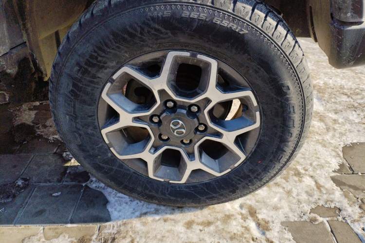 Used BAIC Off-Road BJ40 2018 PLUS 2.3T Automatic Four-Wheel Drive Flagship Version China V Emission Standard Right Front Wheel Hub