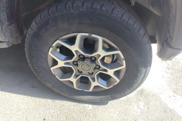 Used BAIC Off-Road BJ40 2018 PLUS 2.3T Automatic Four-Wheel Drive Flagship Version China V Emission Standard Right Front Wheel Hub